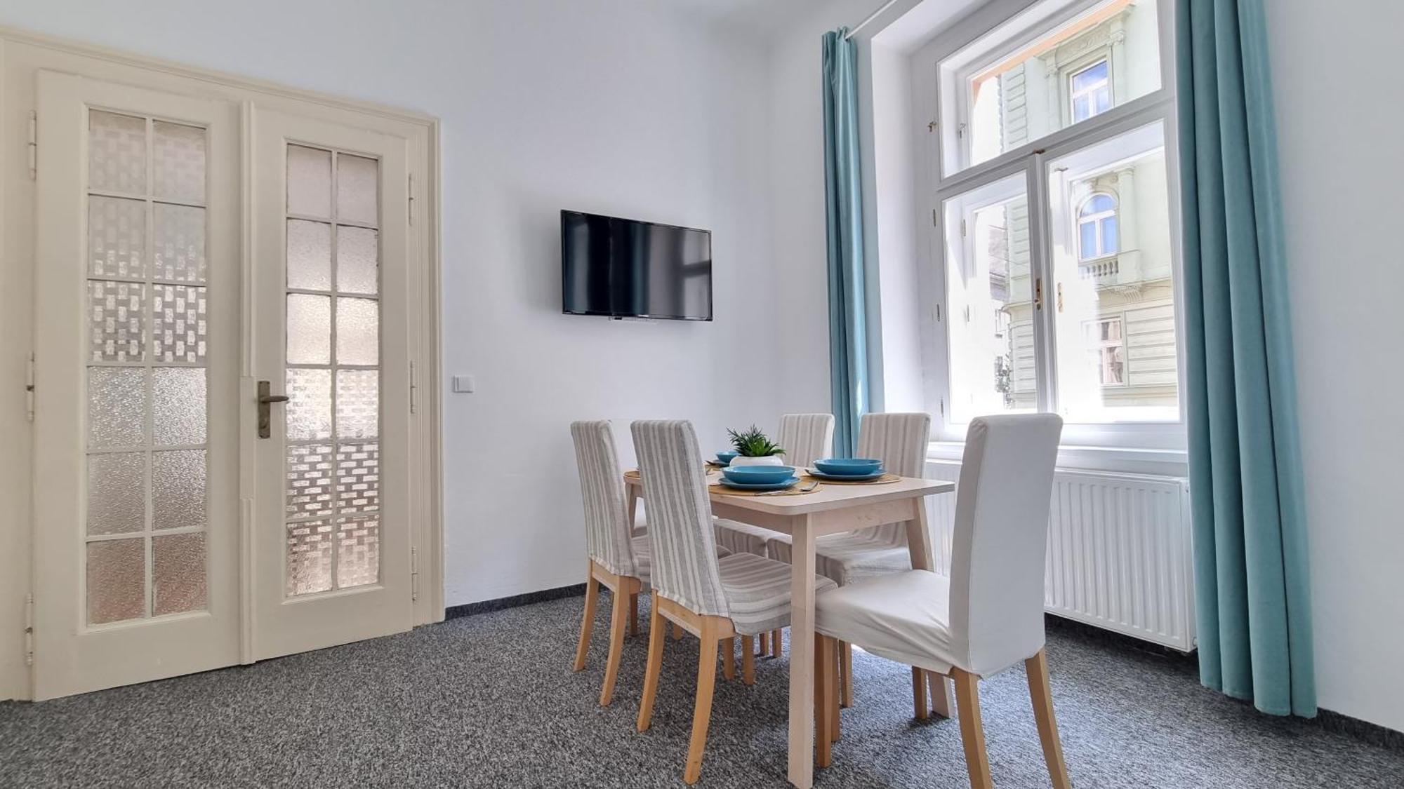 Finnem Rentals Tyrsova براغ المظهر الخارجي الصورة