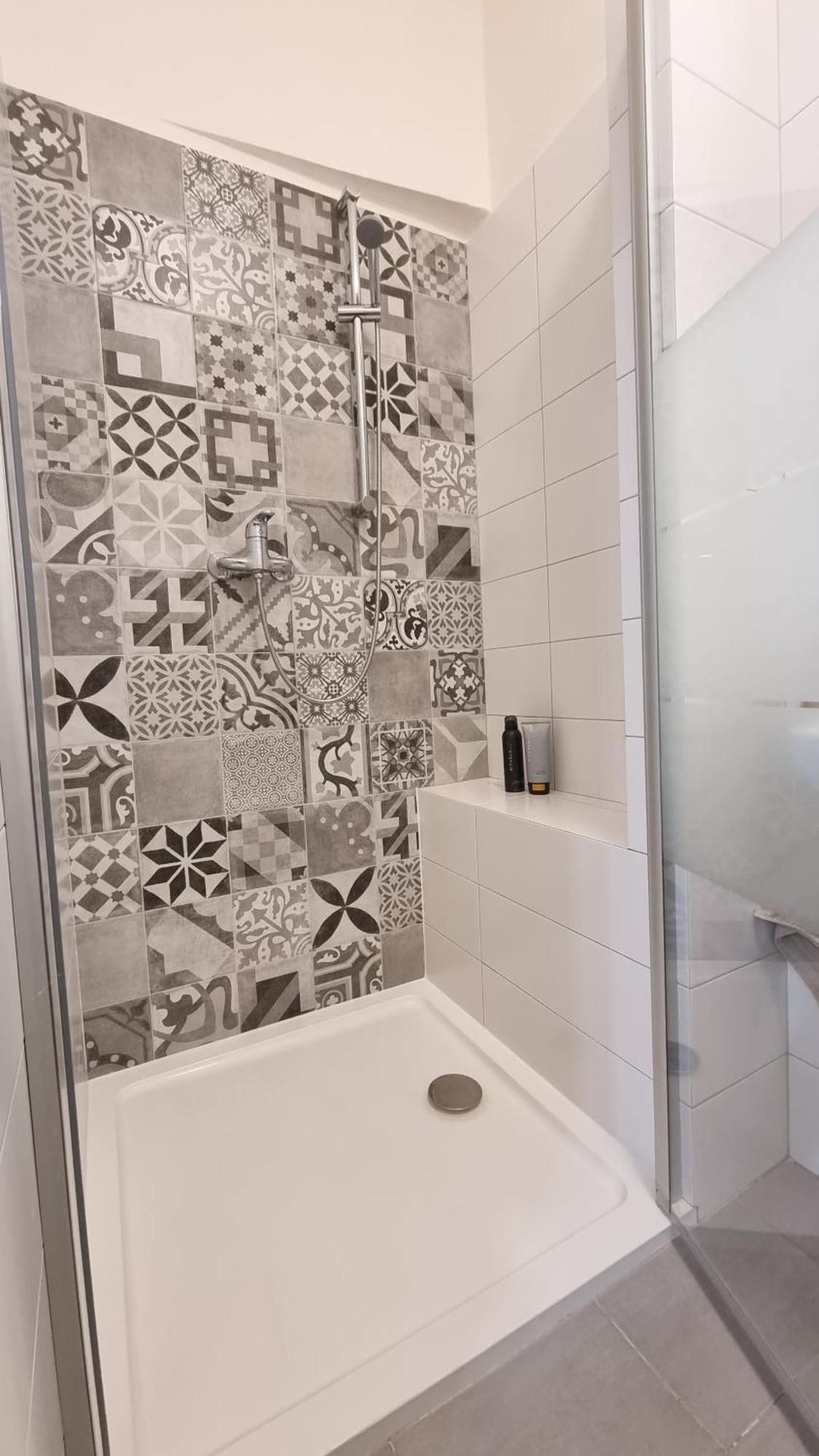 Finnem Rentals Tyrsova براغ المظهر الخارجي الصورة