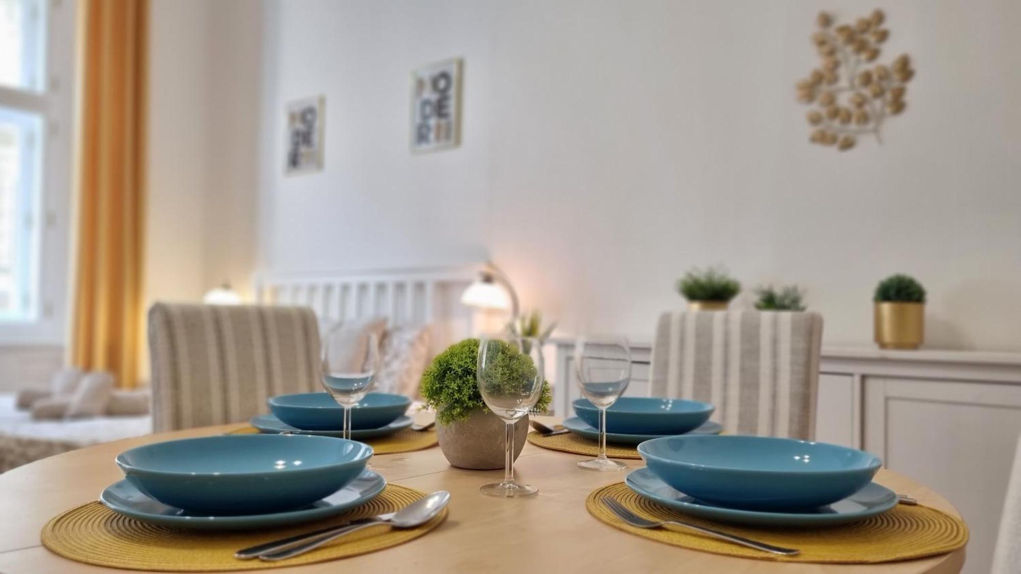 Finnem Rentals Tyrsova براغ المظهر الخارجي الصورة