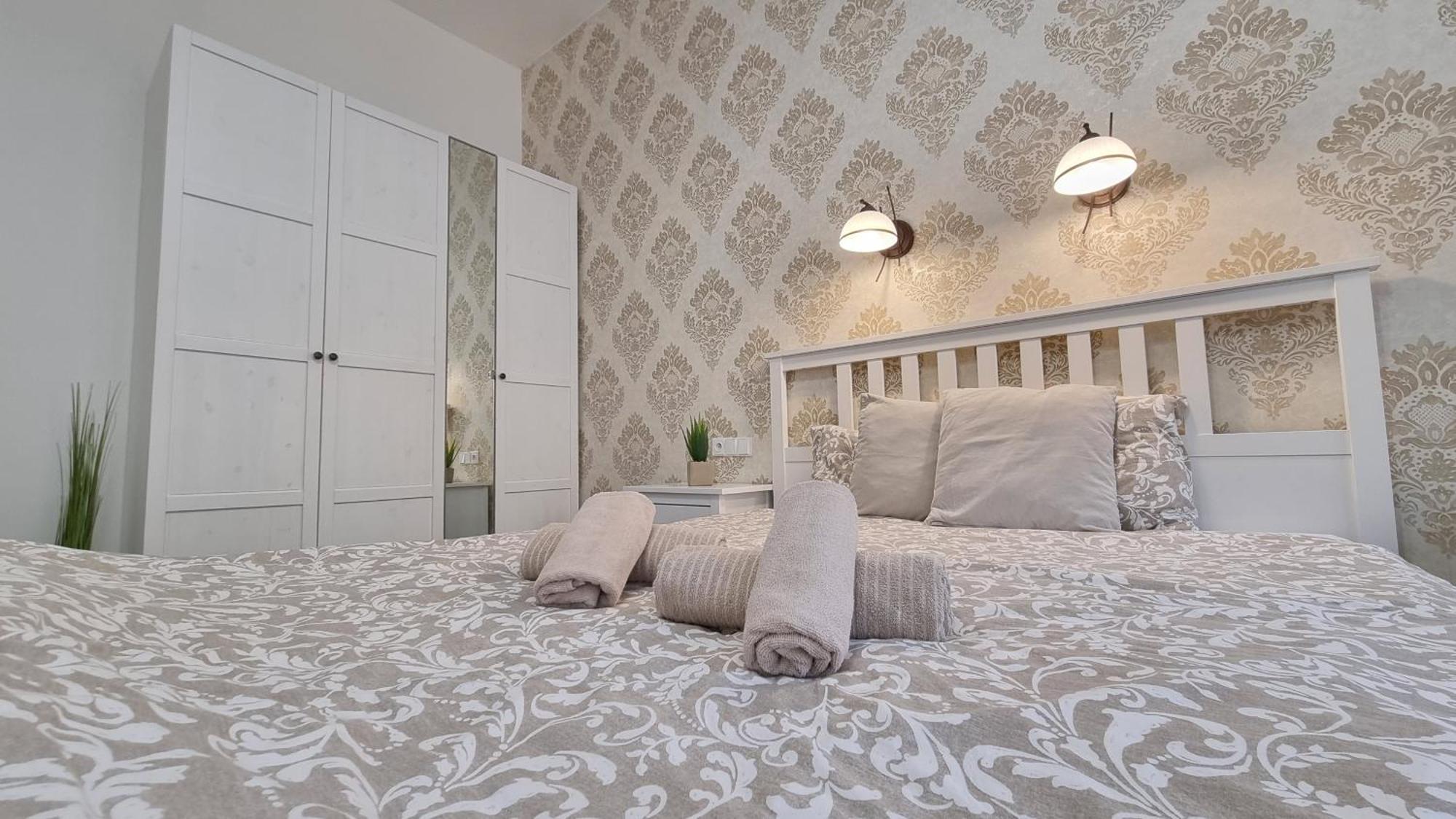 Finnem Rentals Tyrsova براغ المظهر الخارجي الصورة